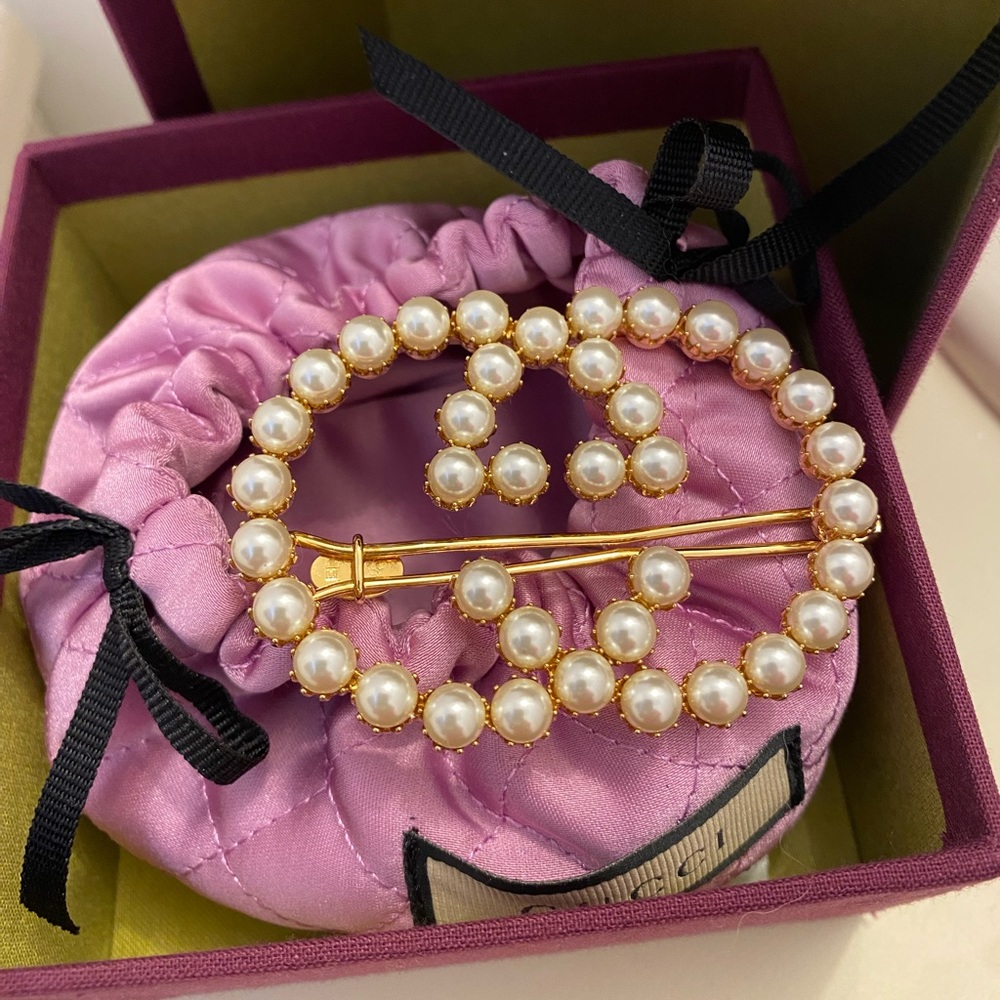 Gucci Pearl Hair Clip